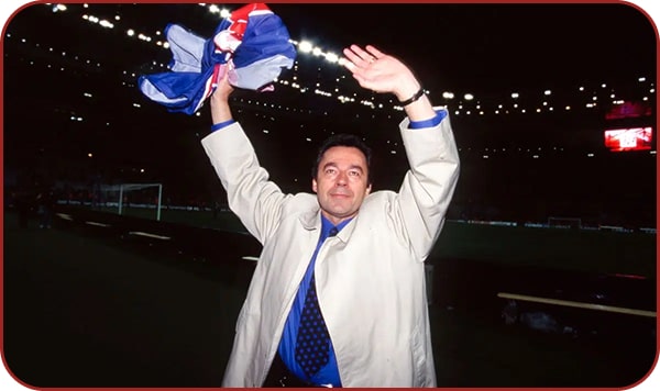 Photo patron de canal+ avec le maillot du PSG